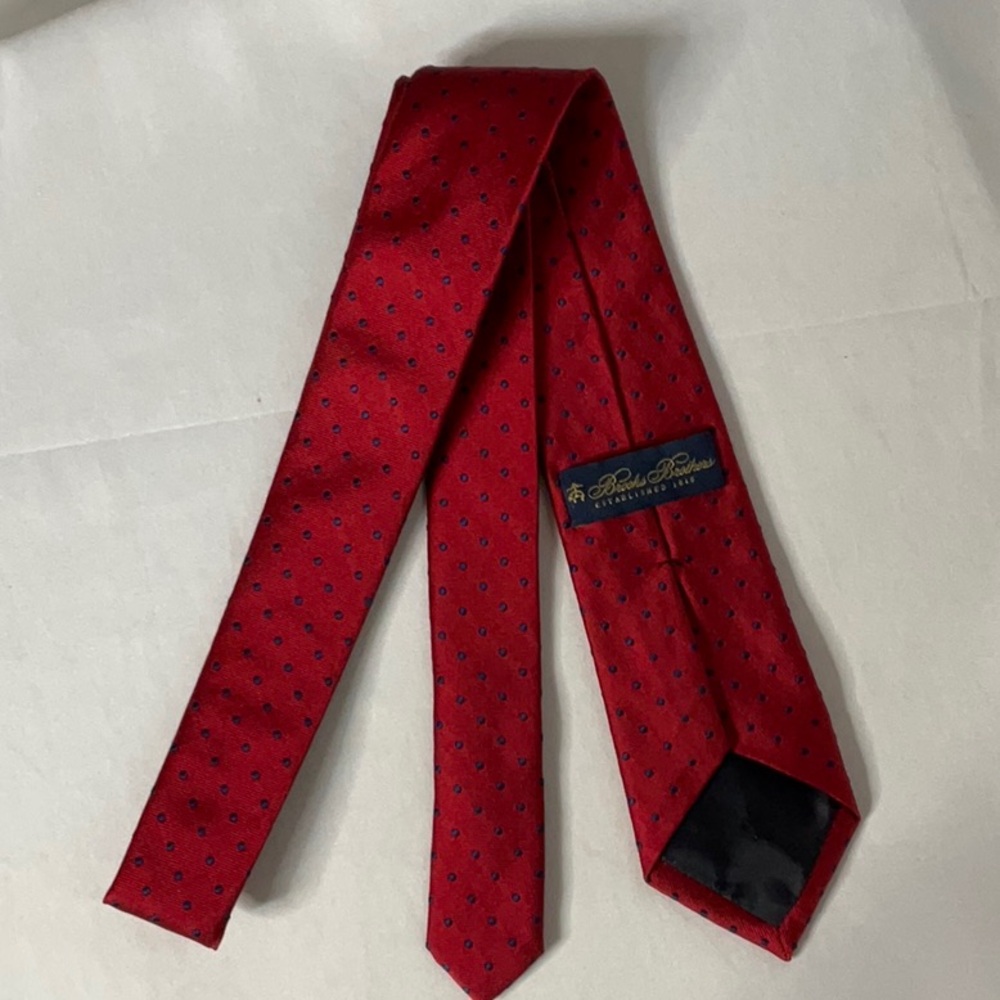 Brooks Brothers Red Silk Tie with Navy Dots 100% Silk Size Youth NWOT